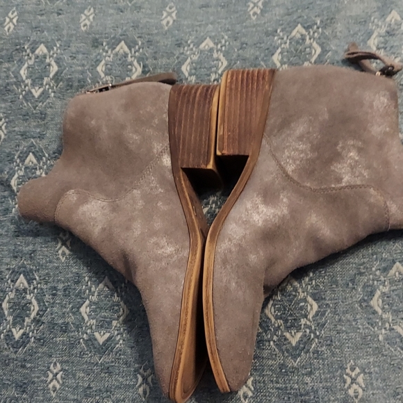 Super Cute Lucky Booties 7 1/2 - Picture 4 of 10